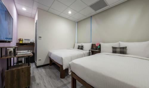 Hotel No. 3 Living