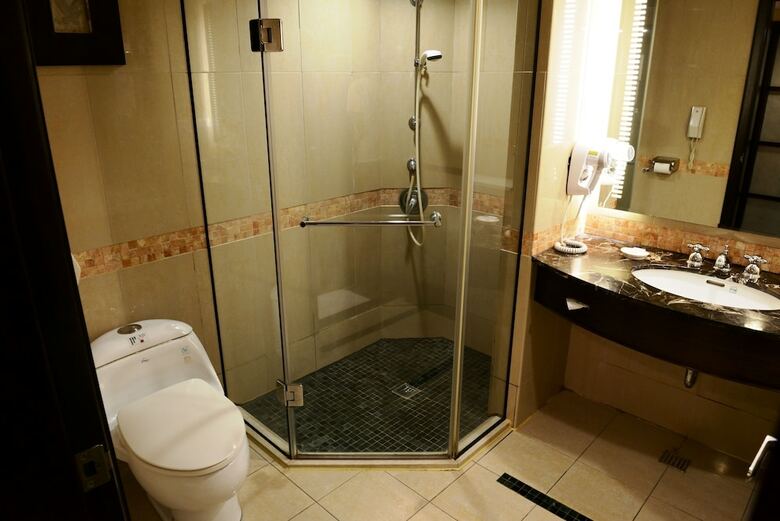 Nisus Hotel