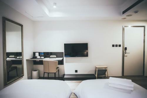 Hotel H�tel Le H�me
