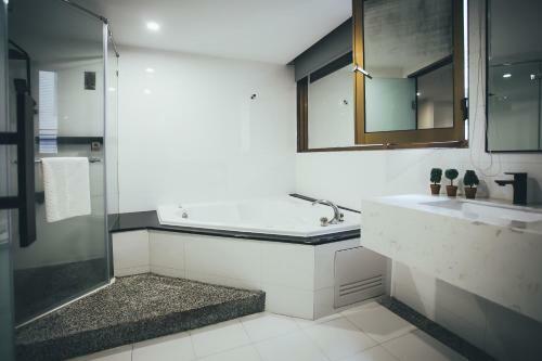 Hotel H�tel Le H�me