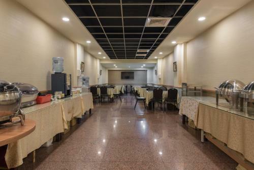 Lotus Yuan Business Hotel