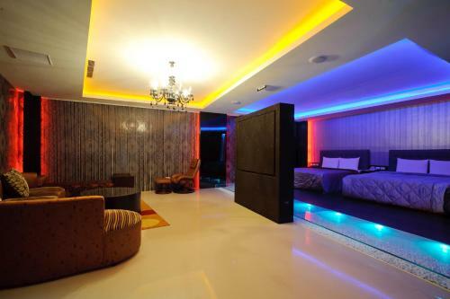 Zhen 13 Villa Motel