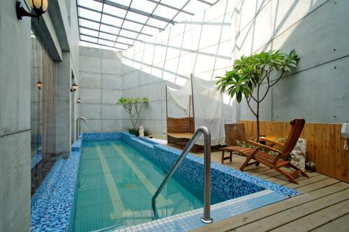 Zhen 13 Villa Motel