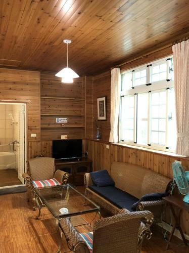 Lodge Chalets Located Sun Moon Lake