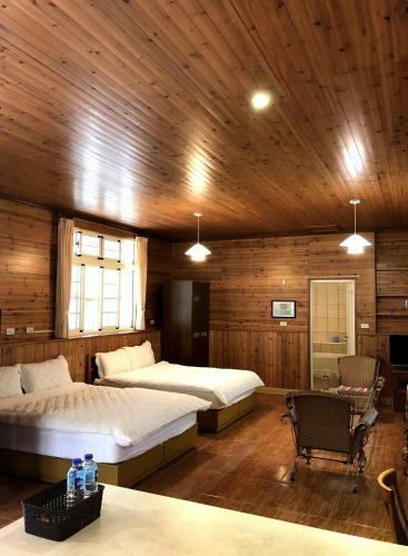 Lodge Chalets Located Sun Moon Lake