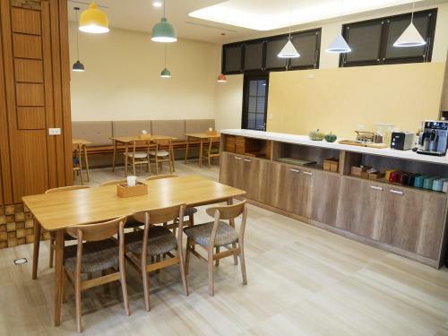Bed & Breakfast See Moon Homestay