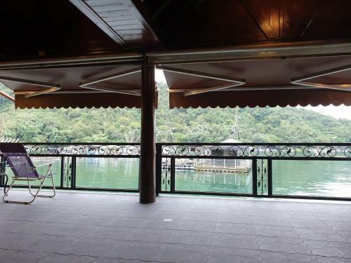 Lakeside Villa