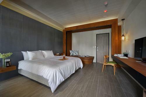 Sun Moon Lake Blue Sky Bay B&B