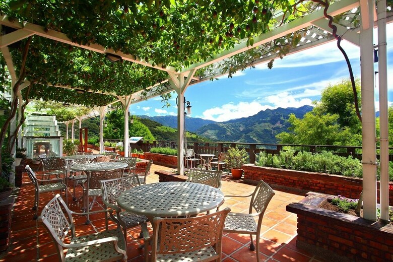 Bed & Breakfast Oncoming Luck Villa