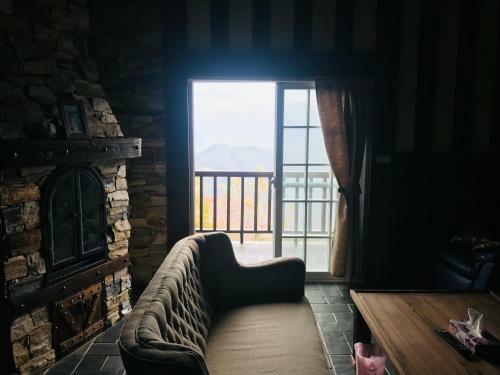 Black Forest Manor