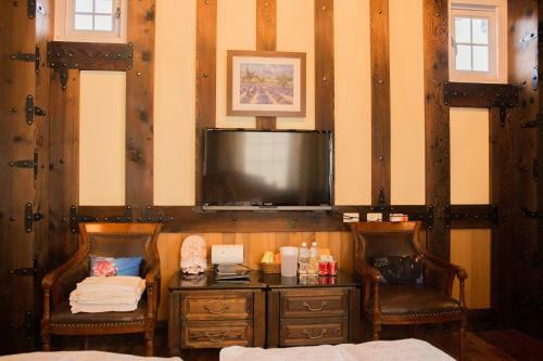 Black Forest Manor