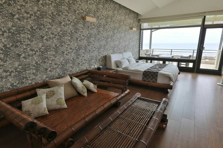 Toro Ocean Front B&B
