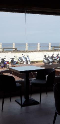 Luti Sea Shore Cafe