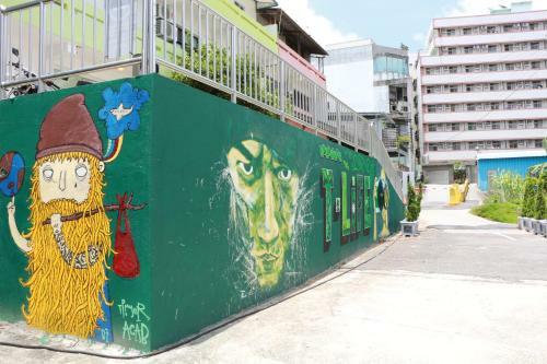 T-life Hostel