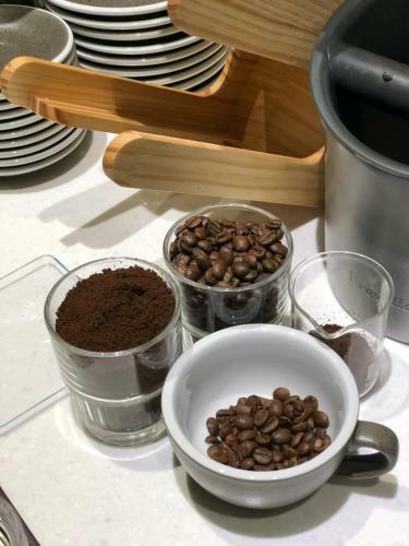 Bed & Breakfast Timeline Cafe Studio