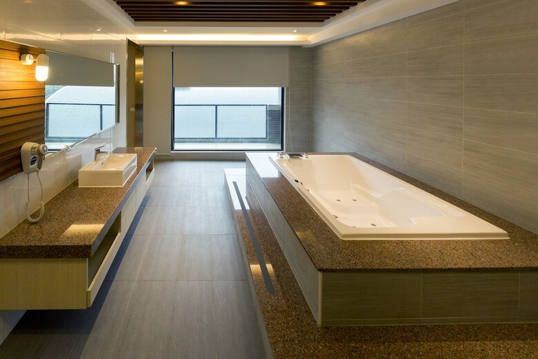 Ihotel