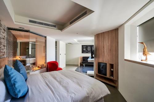 Lumi Design Hotel