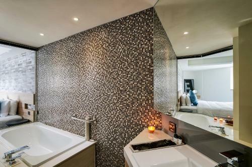 Lumi Design Hotel