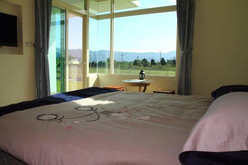 Bed & Breakfast Meet Canaan
