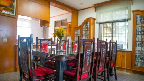 Pine Garden Family Villa
