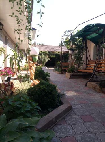 Hostal Apartment On Svobody 85