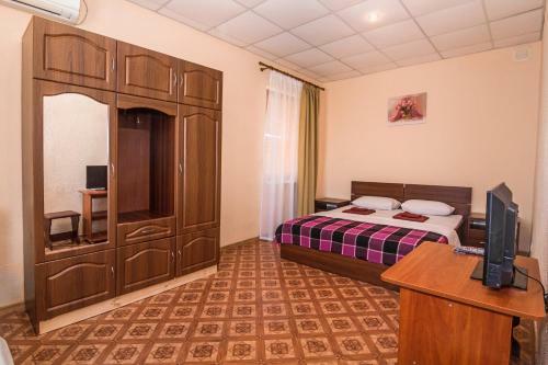 Azure Deluxe Hotel