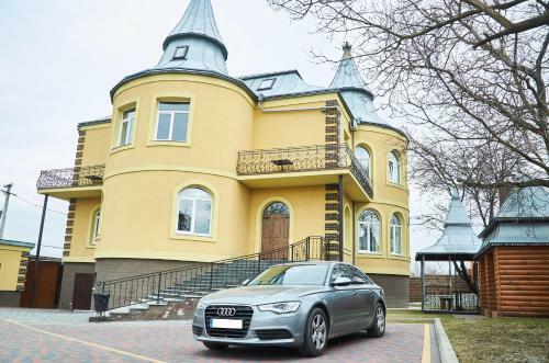 Hotel Fortetsya Malehiv