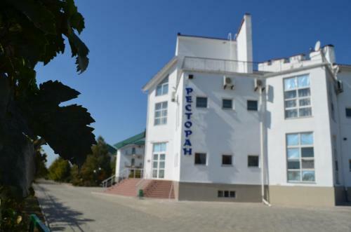 Foton Hotel & Restaurant