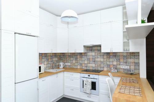 Apartment On Udilnyi Lane 6