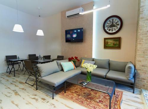 Posada Rauhvergher Profitable House