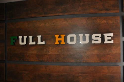 Full House Hotel & Capsule Hostel, Rivne