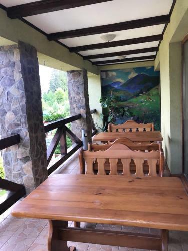 Hostal Chalet Trostian