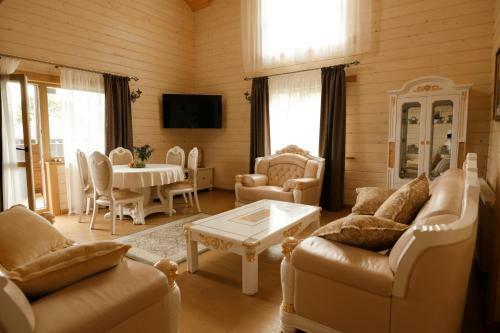 Lodge Gutsulwood
