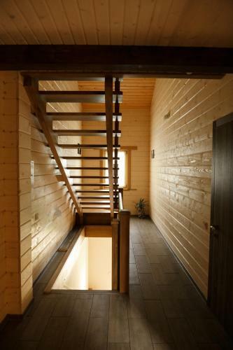 Lodge Gutsulwood