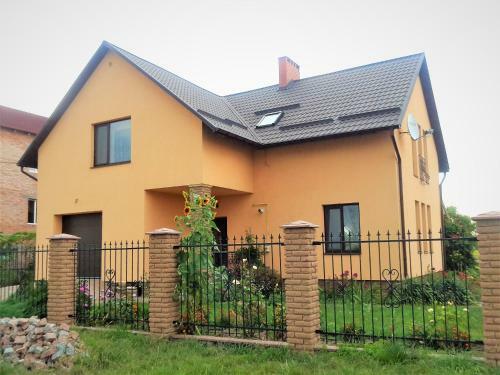 Hostal Angela Guest House