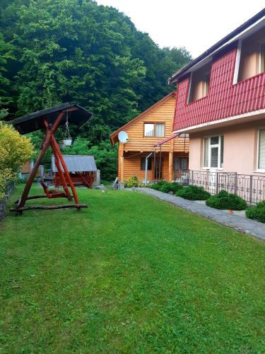 Lodge Guest House Smerichka