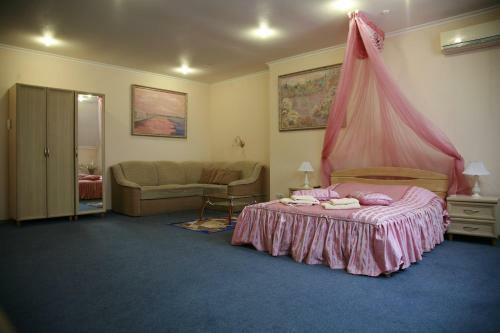 Hotel Petrograd