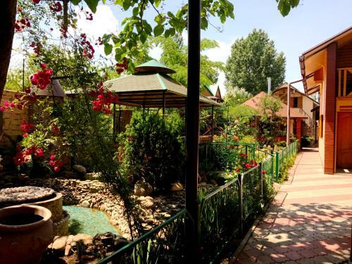 Hotel Sem' Gnomov