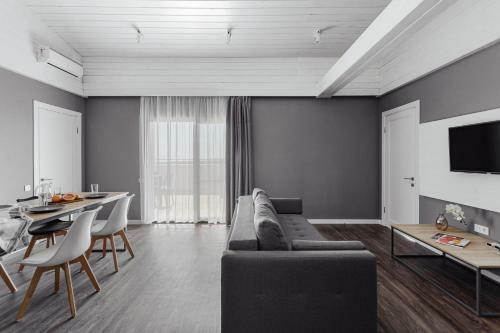 Hotel Welcome Summer