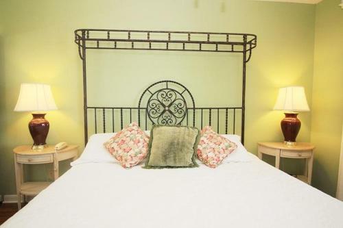 Windward Pointe 702