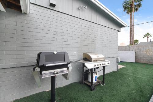 Scottsdale Vacation Home Sleeps 14