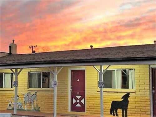Motel Brad's Desert Inn