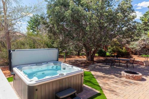 Sunrise House - Sedona Chapel District