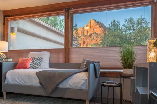 Sunrise House - Sedona Chapel District