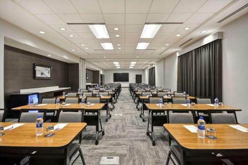 Hotel Hyatt Place Fresno