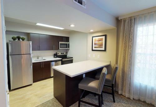 Chase Suite Hotel Newark Silicon Valley