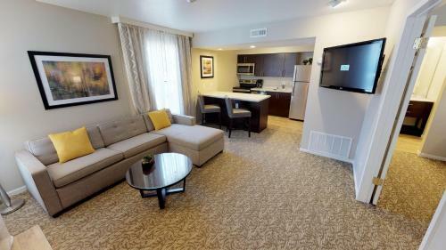 Chase Suite Hotel Newark Silicon Valley