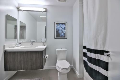 Urban Flat Apartments @ Heart Of Silicon Valley