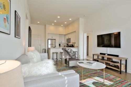 Urban Flat Apartments @ Heart Of Silicon Valley