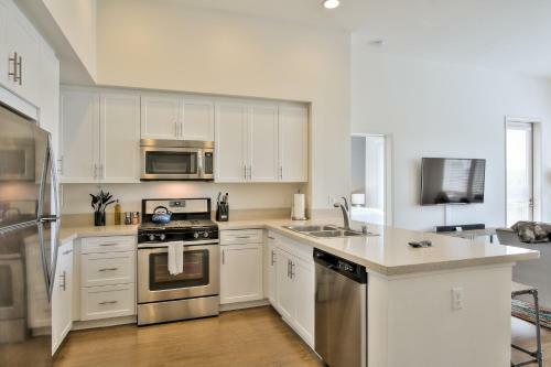Urban Flat Apartments @ Heart Of Silicon Valley